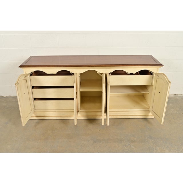 1960s Drexel French Provincial Louis XV Cream Lacquered Sideboard Credenza, 1960s For Sale - Image 5 of 12