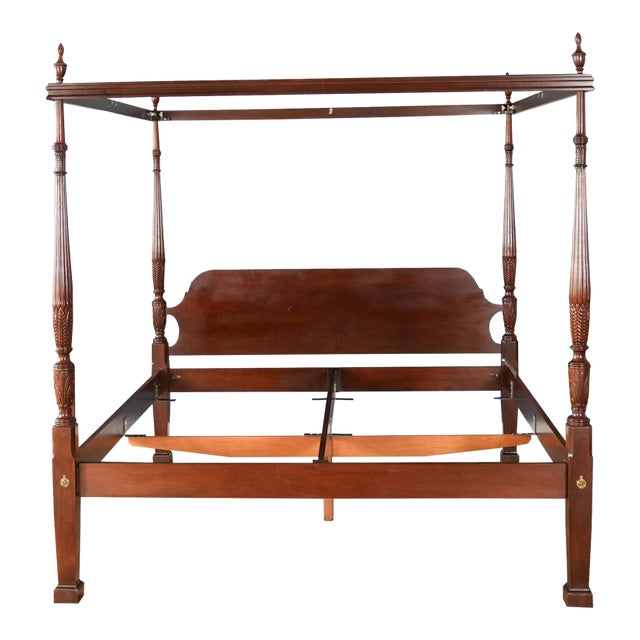 1990s Attributed to Hickory Furniture Canopy Poster Bed For Sale