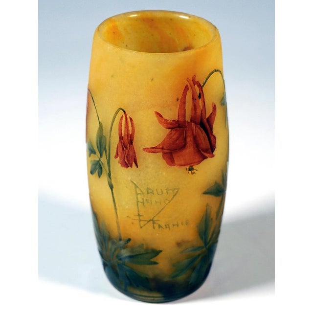 Art Nouveau Cameo Ancolie Vase with Columbine Decor from Daum Nancy, France, 1910s For Sale - Image 4 of 6