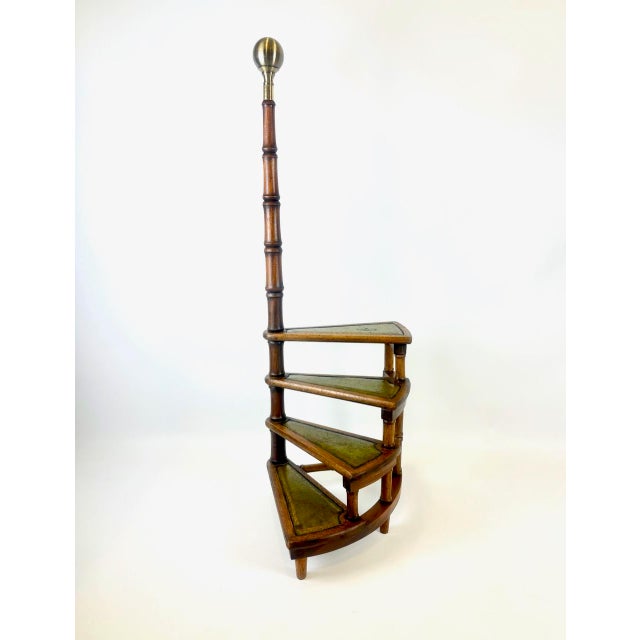 Victorian Mahogany and Leather Library Staircase, 19th Century, in Very Good conditions. Designed before 1890