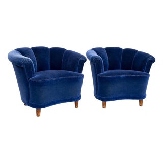 Swedish Modern Clam Lounge Chairs, 1940s, Set of 2 For Sale