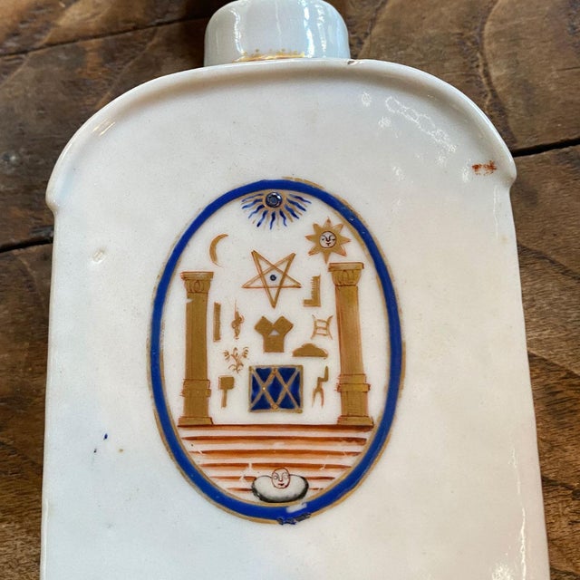 Rare Chinese Export Qing Porcelain Masonic Armorial Flask-Form Tea Caddy For Sale - Image 10 of 12