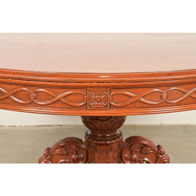 R. J. Horner Style Antique Victorian Carved Mahogany Pedestal Dining Table, Circa 1880s For Sale In South Bend - Image 6 of 9