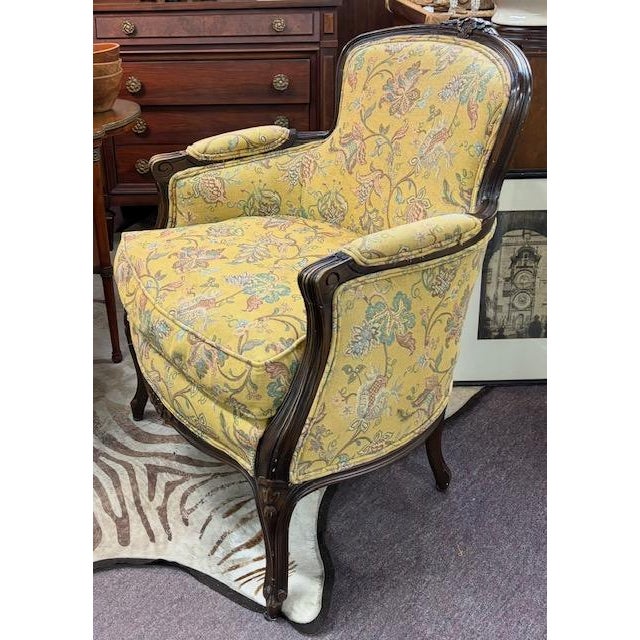 French French Louis XV Bergere Chair in Floral Upholstery For Sale - Image 3 of 9
