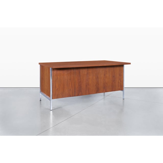 1950s Florence Knoll Walnut Executive Desk for Knoll Associates For Sale - Image 10 of 12