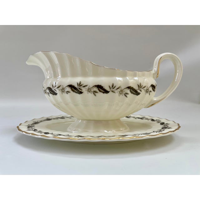 English English Royal Worcester Bone China "Engadine" Gravy Boat W/ Underplate For Sale - Image 3 of 6