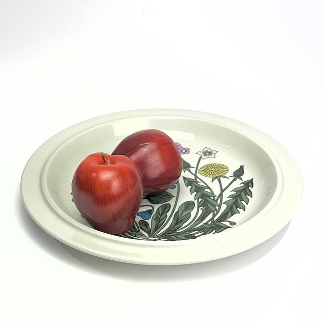 Mid-Century Modern Vintage Arabia Finland "Flora" Stoneware Platter Designed by Esteri Tomula & Ulla Procopé (1979–1981) Mid-Century Scandinavian Design For Sale - Image 3 of 13
