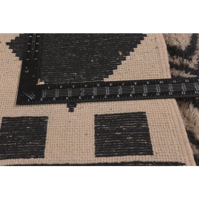 Textile Contemporary Beni Mrirt Moroccan Rug, 07'03 X 08'08 For Sale - Image 7 of 10