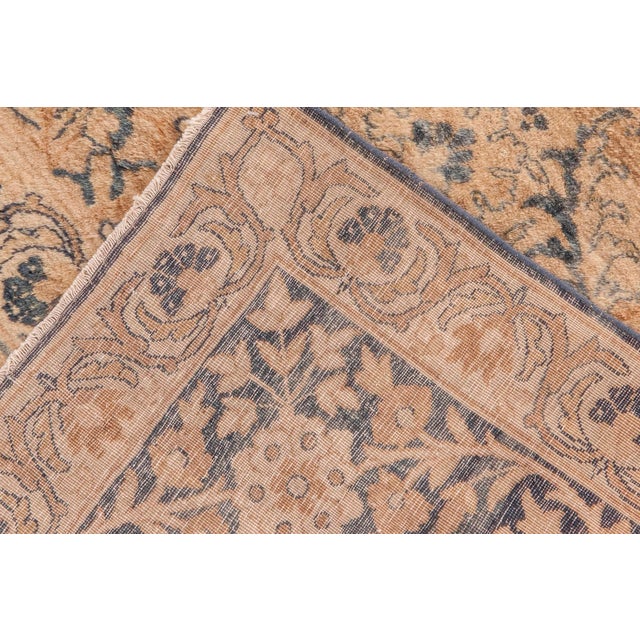 Early 20th Century 1900s Persian Kirman Cream, Beige and Blue Handwoven Wool Rug For Sale - Image 5 of 5