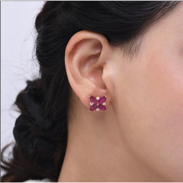 Gemstone 3.78 cts Natural ruby and 0.36 cts diamond earring in 18k gold For Sale - Image 7 of 18