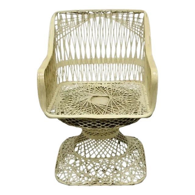 Vintage Russell Woodard Style Woven Spun Fiberglass Chair For Sale
