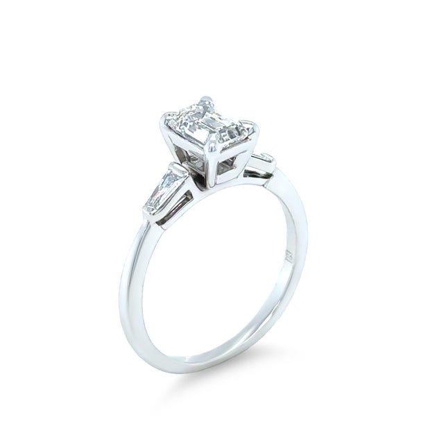 Metal Gia 14ct White Gold Emerald Cut Diamond Ring, Size 5.5 For Sale - Image 7 of 9