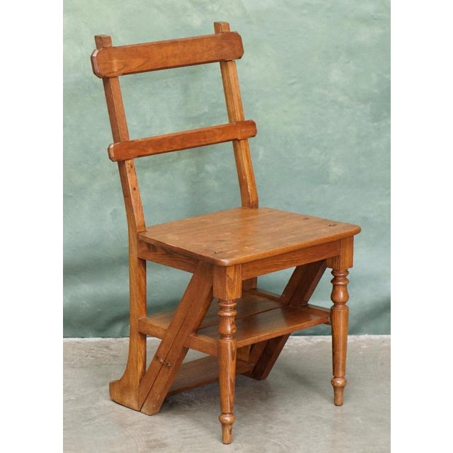 Exquisite English Oak Metamorphic Library steps chair of the Arts & Crafts Victorian Era Circa 1880 A very good looking...