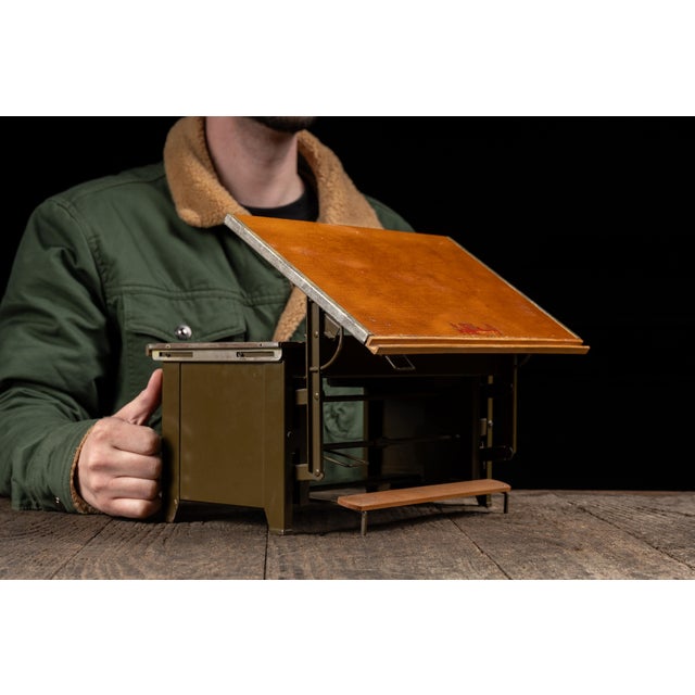 Vintage functional salesman sample of the Hamilton Manufacturing Company “Auto-Shift Table.” Produced during the 1950s,...