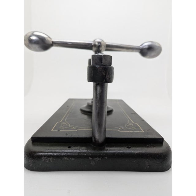 Heavy cast iron bookbinding press, Germany circa 1900, maximum pressing height 7 cm.