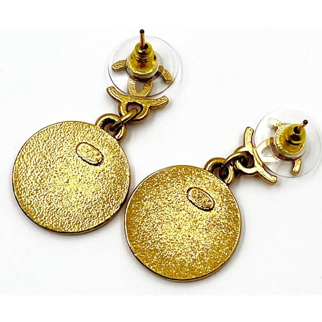 Chanel Chanel Vintage Gold Plated CC Star Round Black Coin Dangle Piercing Earrings, A Pair For Sale - Image 4 of 4