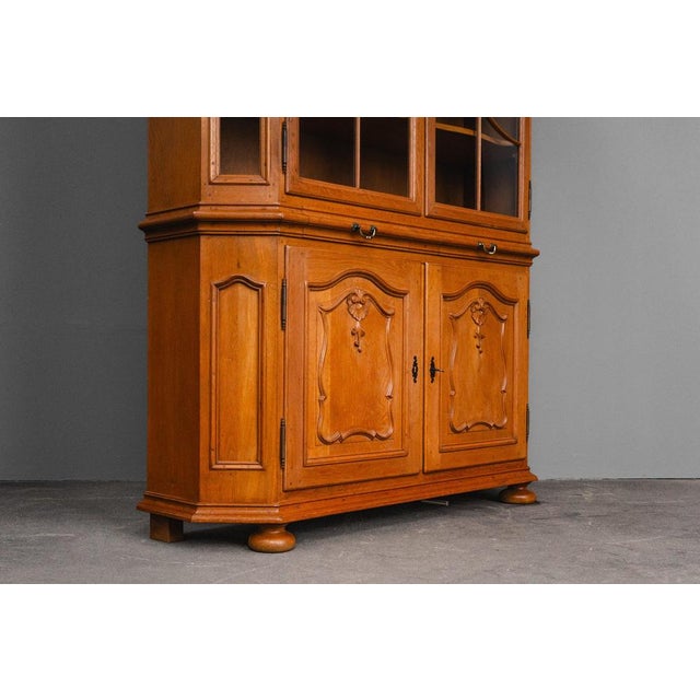 Brown Vintage Display Cabinet in Oak and Solid Wood For Sale - Image 8 of 18