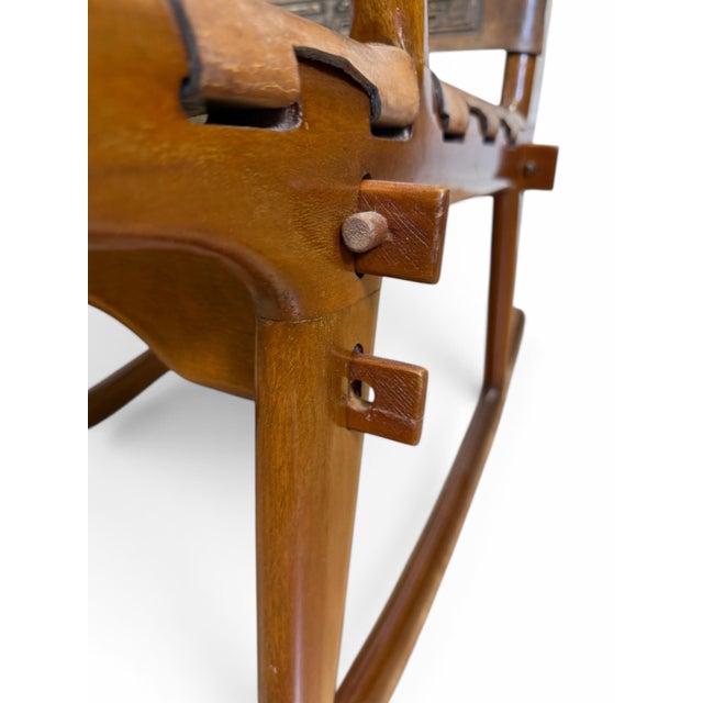 1960s Ecuadorian Mid-Century Tooled Leather Rocking Chair Attributed to Angel Pazmiño for Muebles De Estilo For Sale - Image 4 of 7