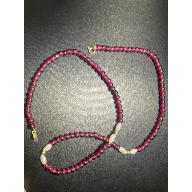Contemporary 1980s 14k Gold Rhodolite Garnet Gemstone With Cultured Pearls 18" For Sale - Image 3 of 6