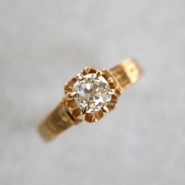 Mid 19th Century Victorian 18k Gold Old Mine Cut Diamond Ring, Size 6.25 For Sale In Los Angeles - Image 6 of 10