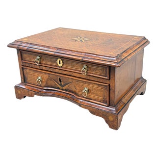 Small Antique Walnut Chest of Drawers, 1720 For Sale
