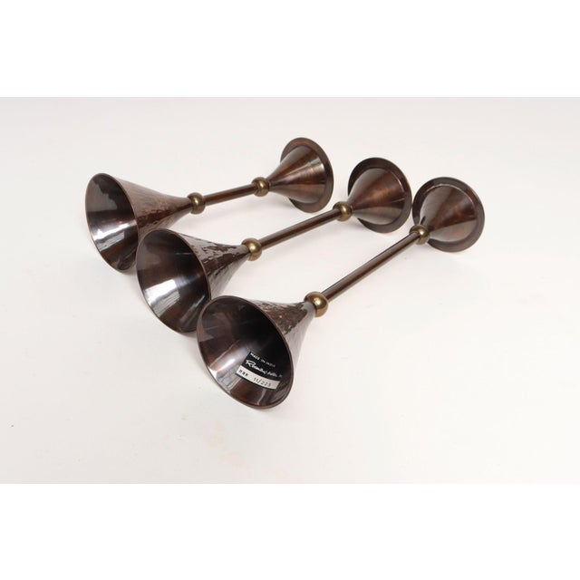 Rosenthal Netter Set of Three Memphis-Style Vintage Graduated Brass Candlesticks by Rosenthal Netter For Sale - Image 4 of 14