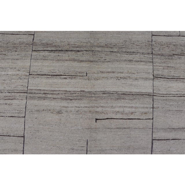 Casual Modern Design Rug in White and Brown Tones and Subdued Design 9'4 X 11'9 For Sale In Atlanta - Image 6 of 12