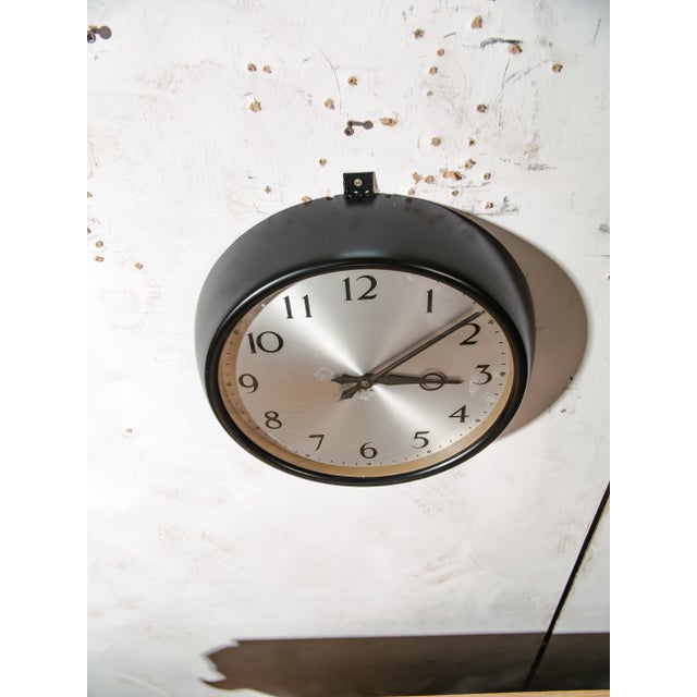 Bakelite Synchronome Wall Clock with Gold Bezel for GPO, England, 1960s For Sale - Image 13 of 14