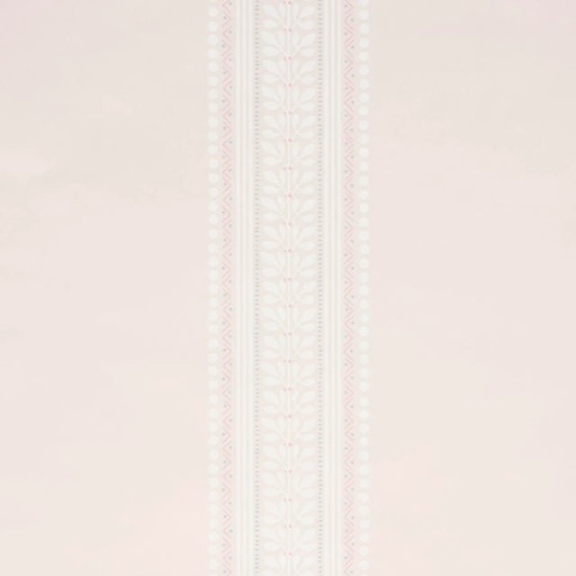 Contemporary Sample - Schumacher Lorraine Stripe Wallpaper in Blush For Sale - Image 3 of 4