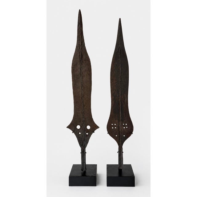 Early 20th Century Pair of African Hand-Forged Iron Spearheads on Custom Stands For Sale In West Palm - Image 6 of 12