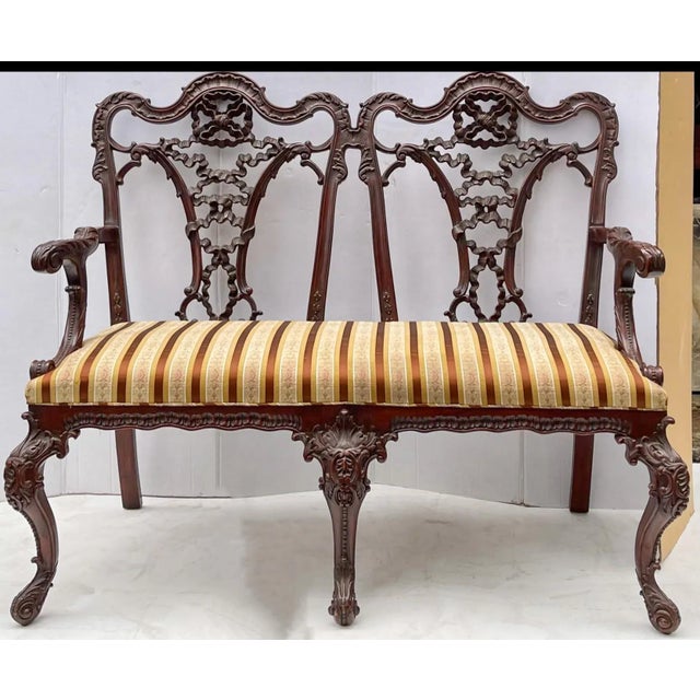 Early 20th-C. English Chinese Chippendale Style Carved Mahogany Settee / Bench For Sale In Atlanta - Image 6 of 10