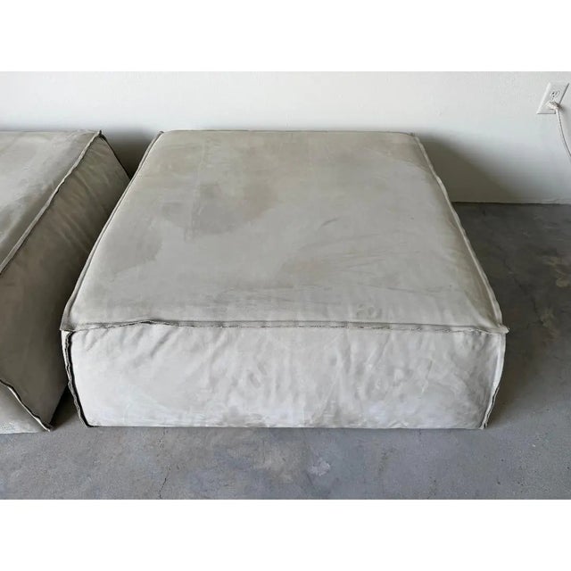 Italian Paola Navone for Baxter “Miami Soft” Modular Leather Sofa With Two Ottomans For Sale - Image 10 of 17