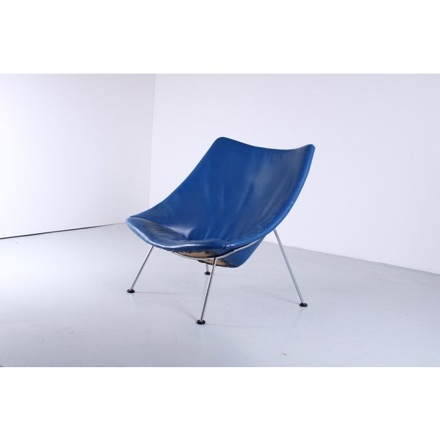 Oyster F 157 easy chair by Artifort, designed in 1960 ( pictured in 'goed wonen' catalogue of 1964 pictures + designer )...
