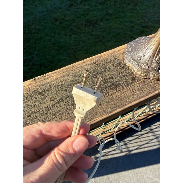 Art Deco 1920s Arts & Crafts Slag Glass Table Lamp With Cast Metal Base | Tiffany-Style For Sale - Image 3 of 4