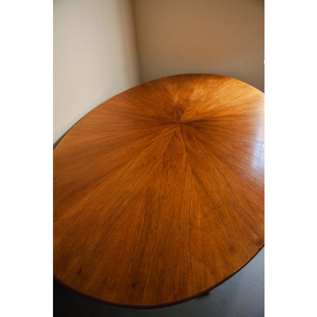 1950s Attributed to Osvaldo Borsani for Stow Davis Sunburst Oval Dining Table For Sale - Image 9 of 18