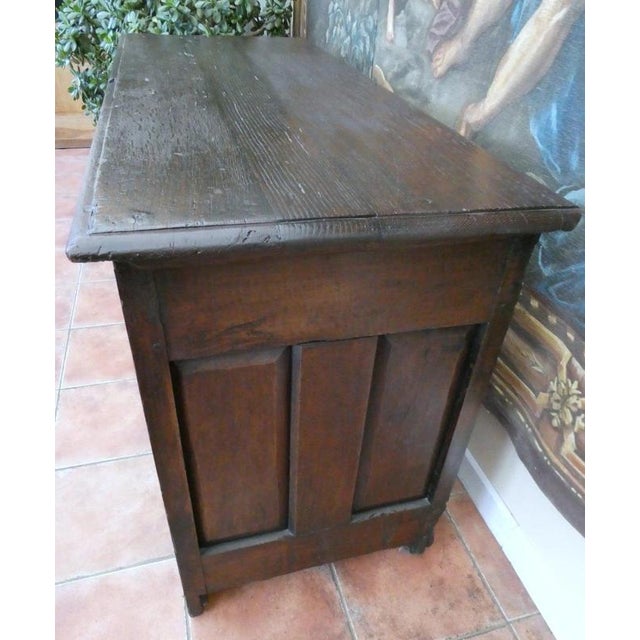 Wood Early 17th Century English Oak Coffer Chest, 1630 For Sale - Image 7 of 18
