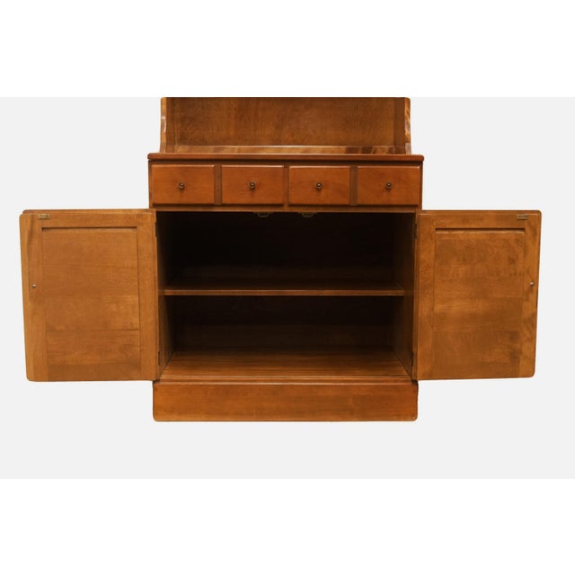 20th Century Early American Ethan Allen Heirloom Nutmeg Maple 30" CRP