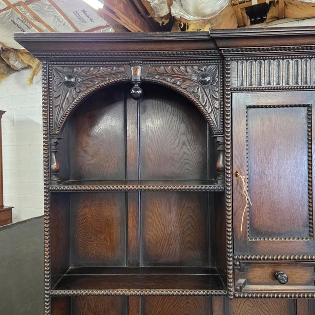 English Early 20th Century Handsome Welsh Dresser With Carving, Beading, and Arch Details For Sale - Image 3 of 18