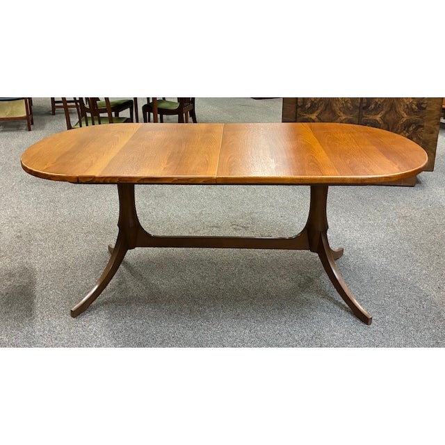 Extending Teak Oval Dining Table on Double Pedestal Base. Uk c.1960 For Sale In San Francisco - Image 6 of 12