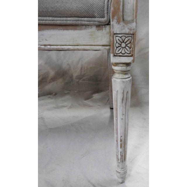 Traditional 1990s Vintage Painted Louis XVI Style Distressed Painted Hall Bench Settee For Sale - Image 3 of 11