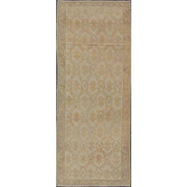 Cream Keivan Woven Arts Vintage Muted Mid-Century Turkish Oushak Runner With Latticework Design in Cream For Sale - Image 8 of 8