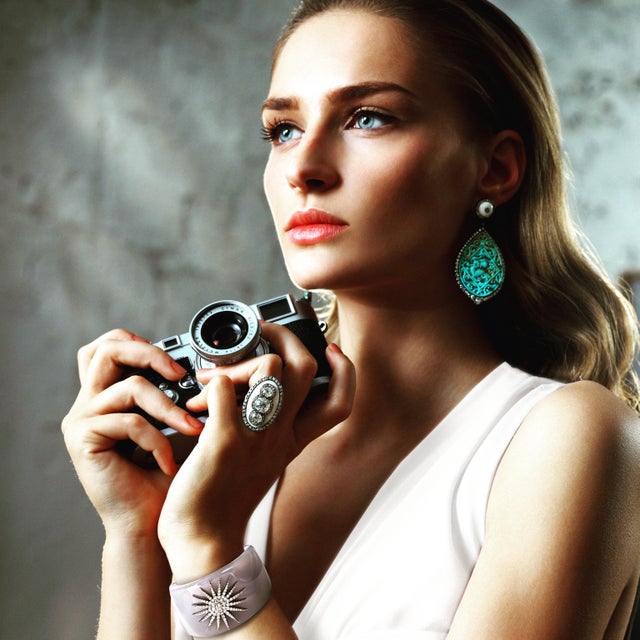 Bochic "Capri" Natural Ruby & Natural Peridot Bangle Set In 18K Gold & Silver For Sale - Image 13 of 18