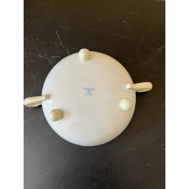 Gold Antique Hand Painted Nippon Gold Gilt Grape Vine Porcelain Double Handled Bowl, Circa 1912-1921 For Sale - Image 8 of 8