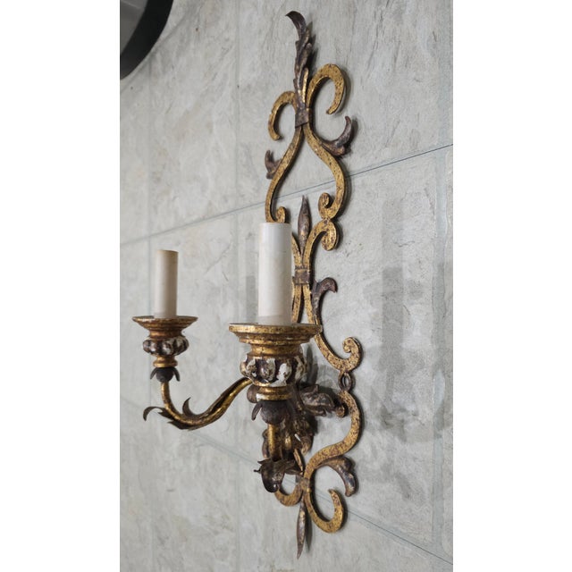 Mid 20th Century Pair of Italian Patinated Gilt Metal and Composite Leaf Motif Wall Sconces For Sale - Image 5 of 10