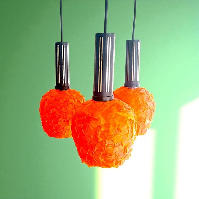 Mid-Century Modern Italian Orange Acrylic Cascading Spaghetti Hanging Lamp, 1960s For Sale - Image 3 of 10