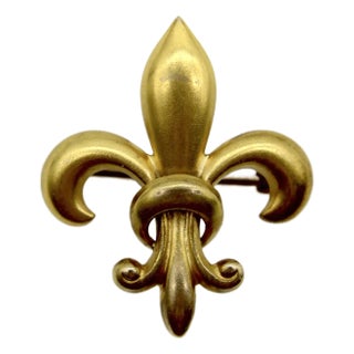 1920’s Art Deco 10k Gold Fleur-De-Lis Pin For Sale