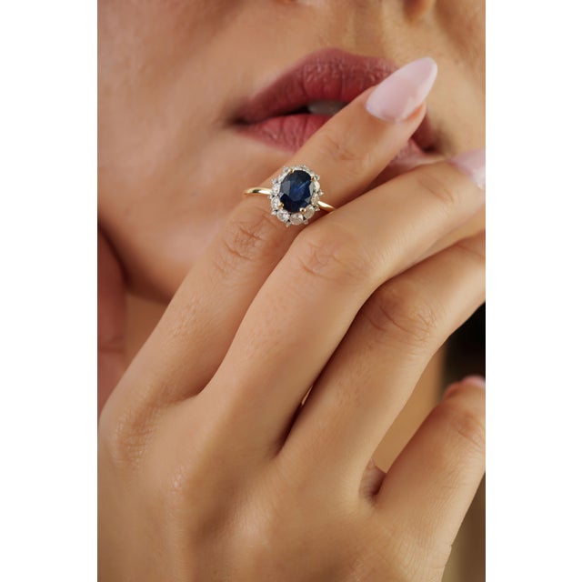 Contemporary VRJewels 1.55ct Blue Sapphire Diamond Halo Ring Size 5 in 14k Yellow Gold For Sale - Image 3 of 14