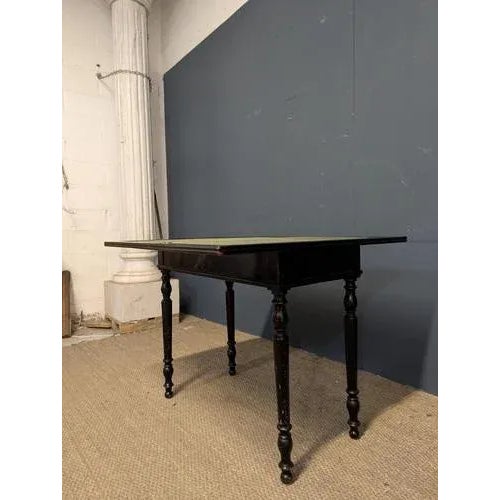 Vintage Black Games Table, in Very Good conditions.
