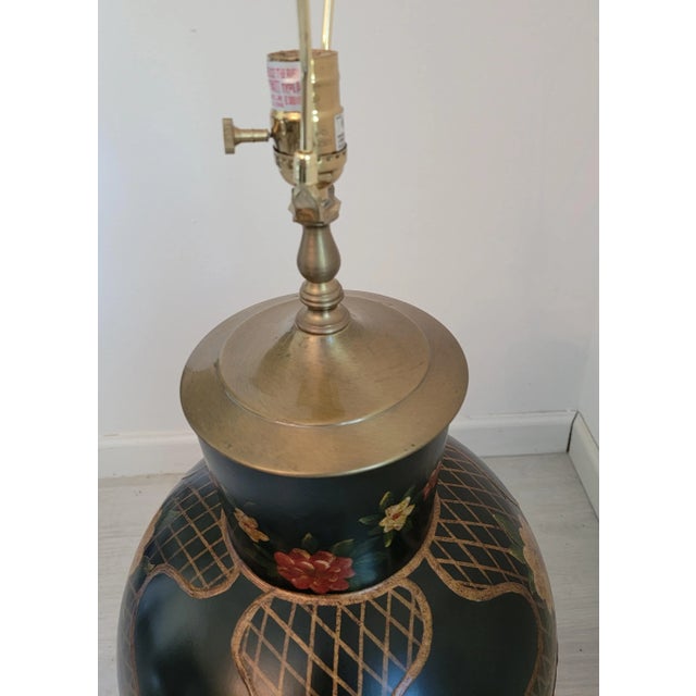 Chinoiserie Style Classic Large-Scale Table Lamp For Sale - Image 4 of 8