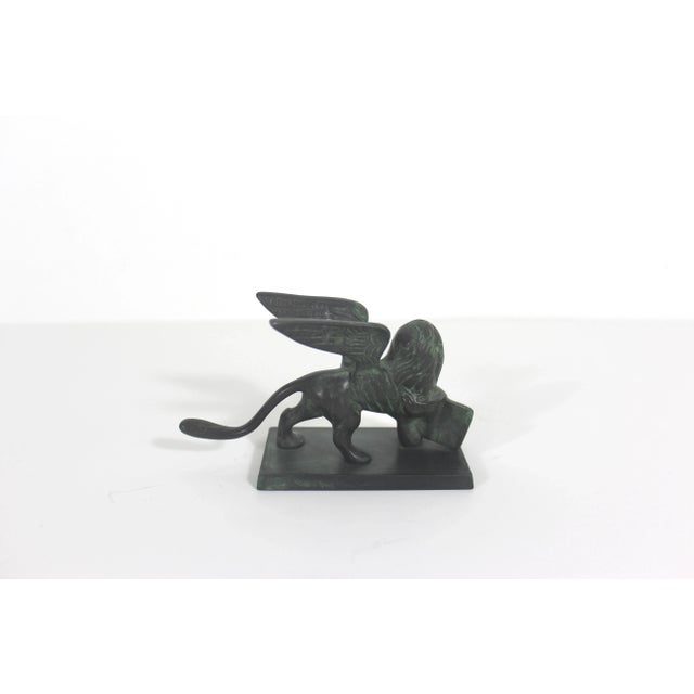 Mid 20th Century Mid 20th Century Small Bronze Lion of San Marco Venice Italian Sculpture Grand Tour Souvenir Paperweight With Verdigris Patina For Sale - Image 5 of 9